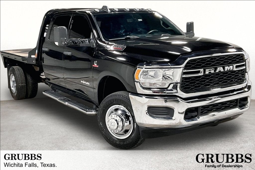 2022 RAM 3500 Tradesman Crew Cab 4x4 8' Box