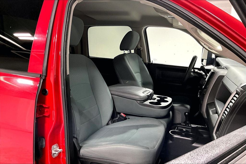 2017 RAM 2500 Tradesman Crew Cab 4x4 6'4' Box