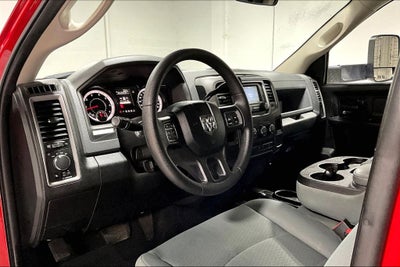 2017 RAM 2500 Tradesman Crew Cab 4x4 6'4' Box