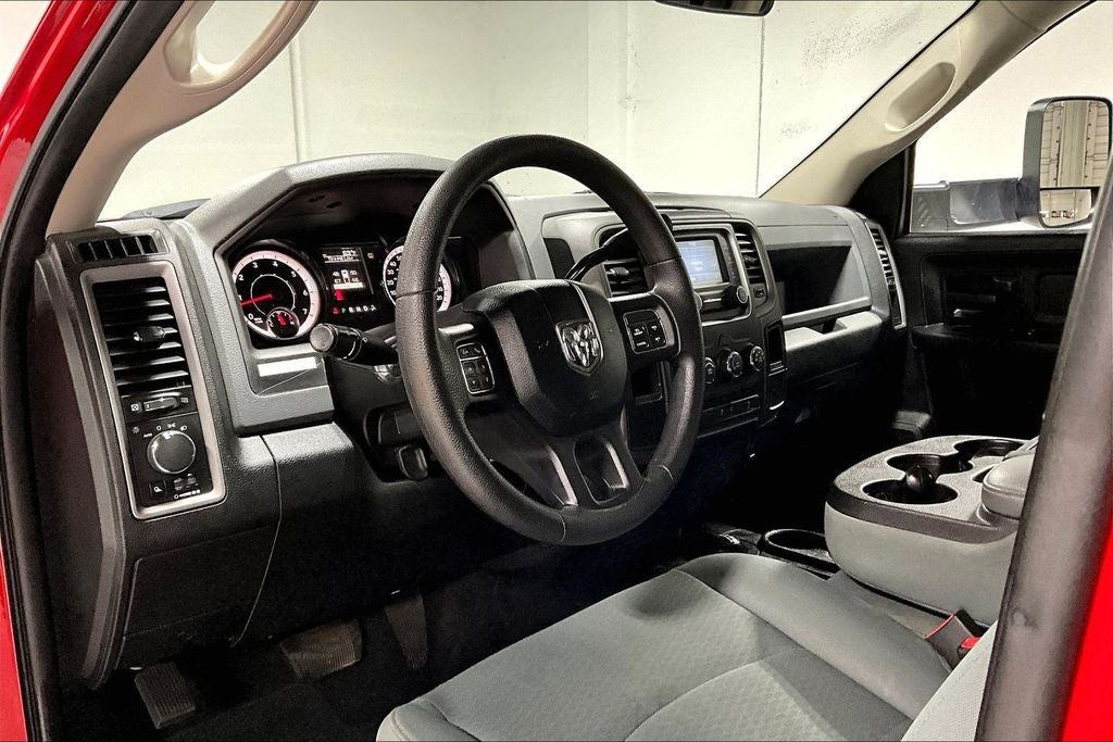 2017 RAM 2500 Tradesman Crew Cab 4x4 6'4' Box