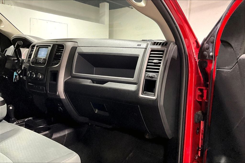 2017 RAM 2500 Tradesman Crew Cab 4x4 6'4' Box