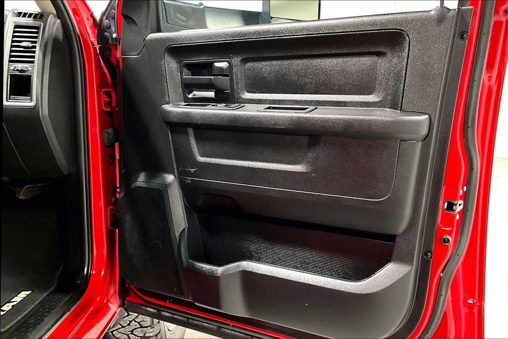 2017 RAM 2500 Tradesman Crew Cab 4x4 6'4' Box