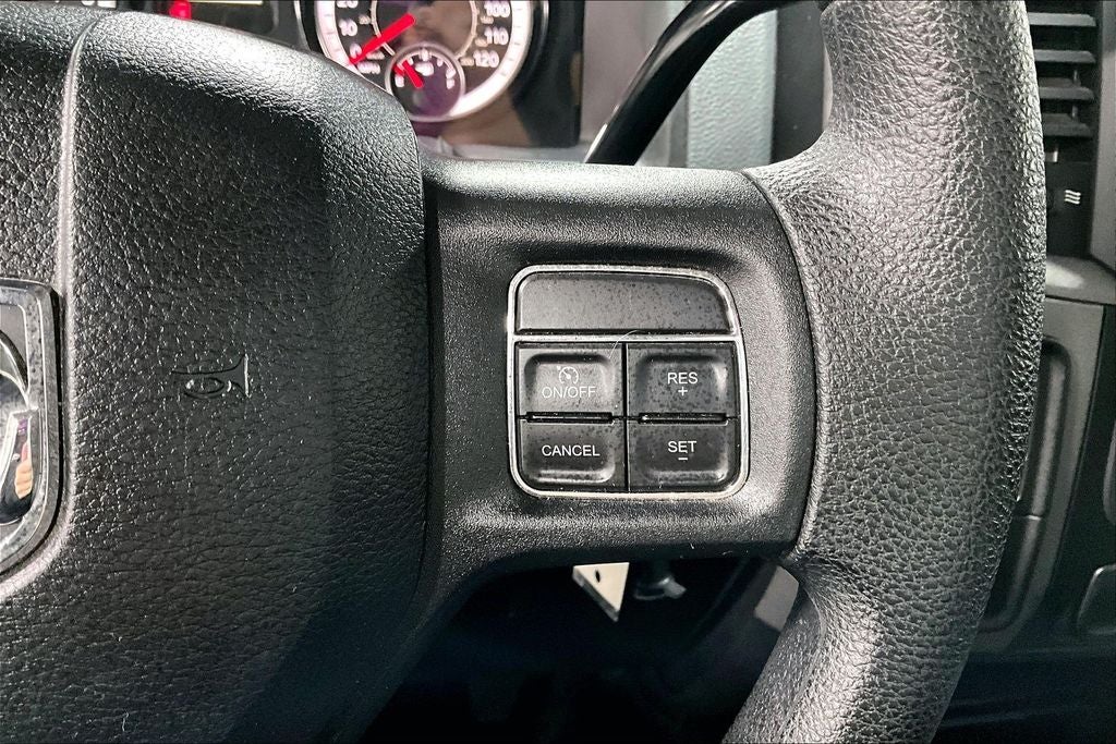 2017 RAM 2500 Tradesman Crew Cab 4x4 6'4' Box