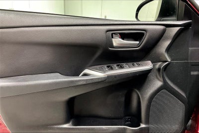 2017 Toyota Camry SE