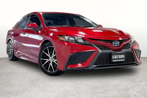 2022 Toyota Camry SE Hybrid