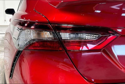 2022 Toyota Camry SE Hybrid