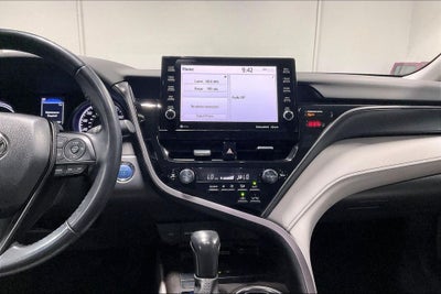 2022 Toyota Camry SE Hybrid