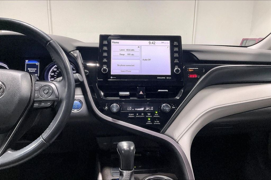 2022 Toyota Camry SE Hybrid