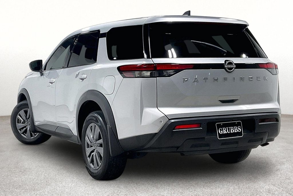 2025 Nissan Pathfinder S FWD