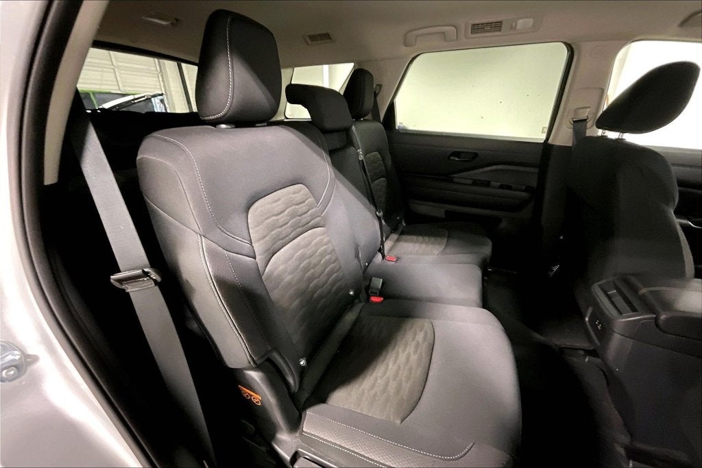 2025 Nissan Pathfinder S FWD