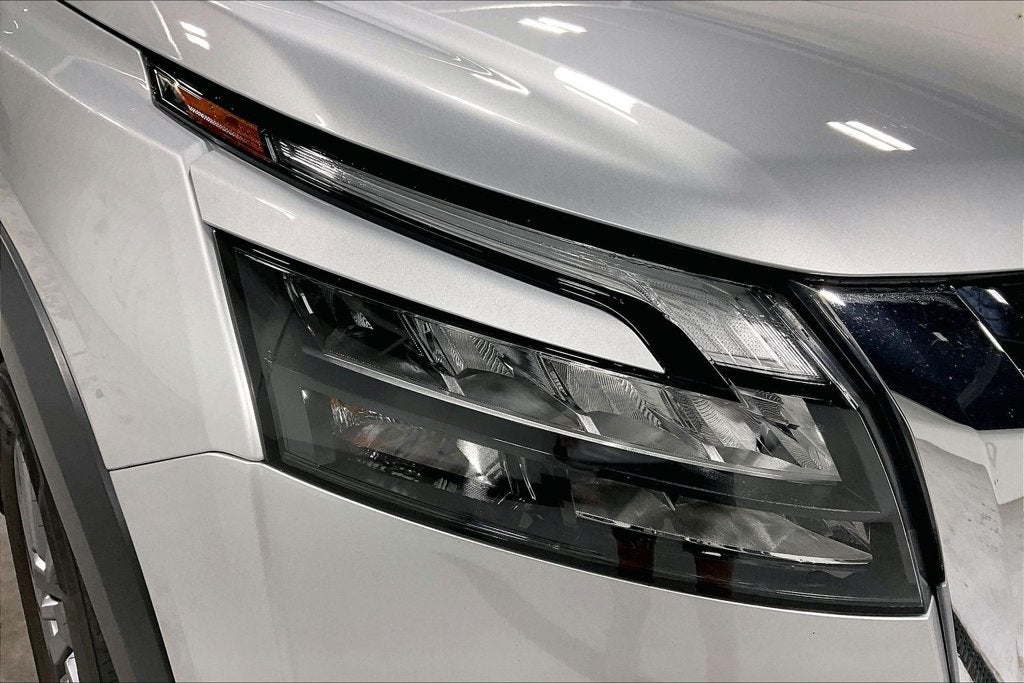 2025 Nissan Pathfinder S FWD