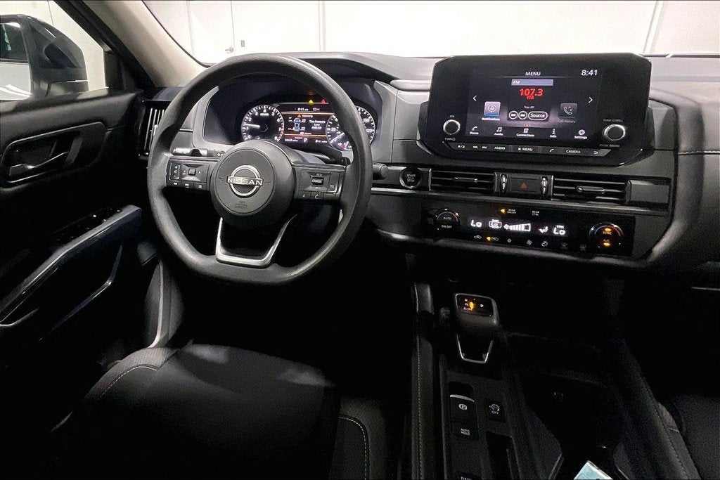 2025 Nissan Pathfinder S FWD