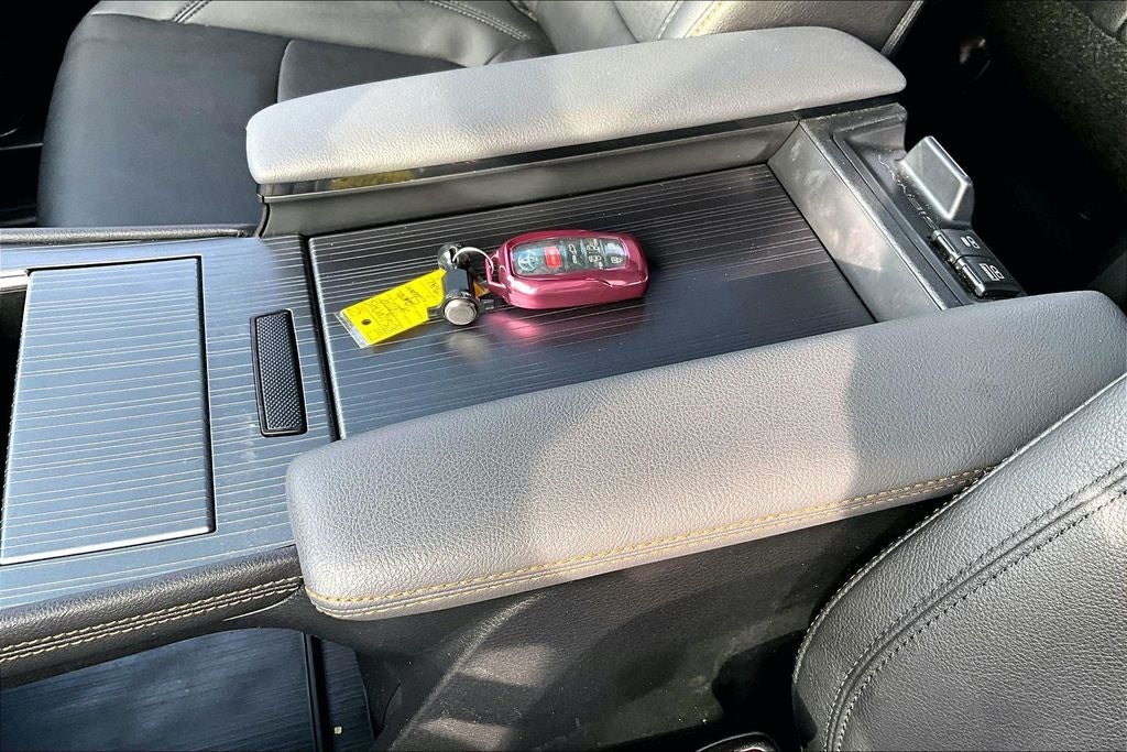 2024 Toyota Sienna Woodland Edition