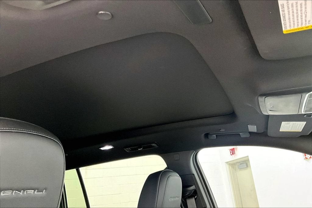 2025 GMC Acadia Denali