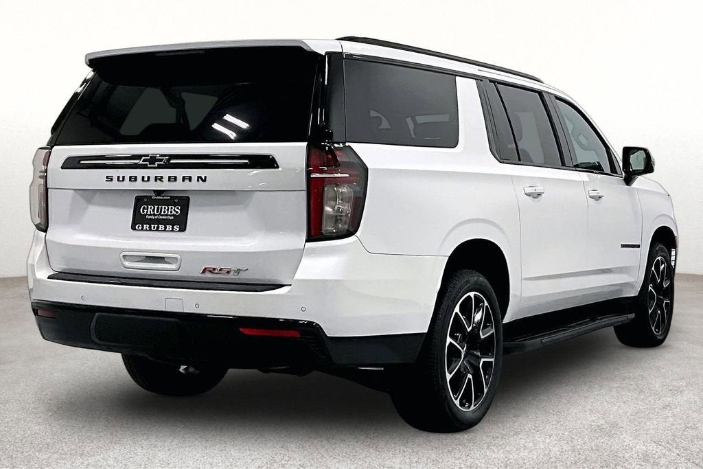 2023 Chevrolet Suburban RST