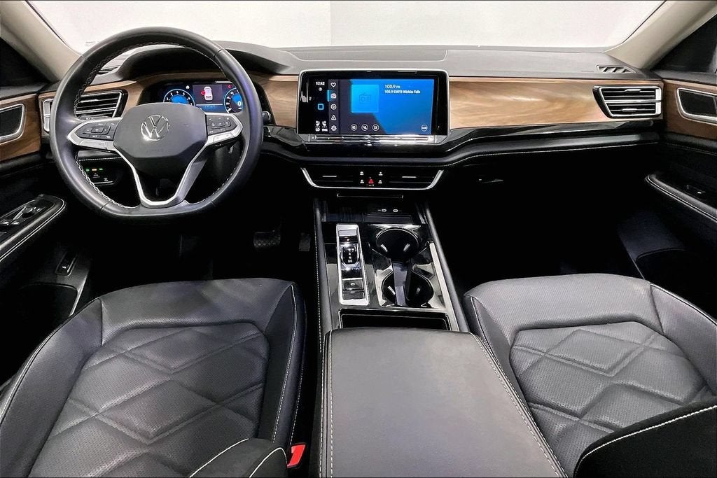 2025 Volkswagen Atlas 2.0T SE w/Technology