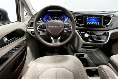 2021 Chrysler Voyager LX