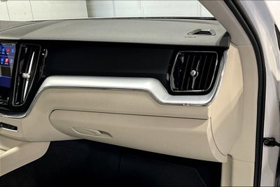 2022 Volvo XC60 Momentum