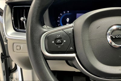 2022 Volvo XC60 Momentum