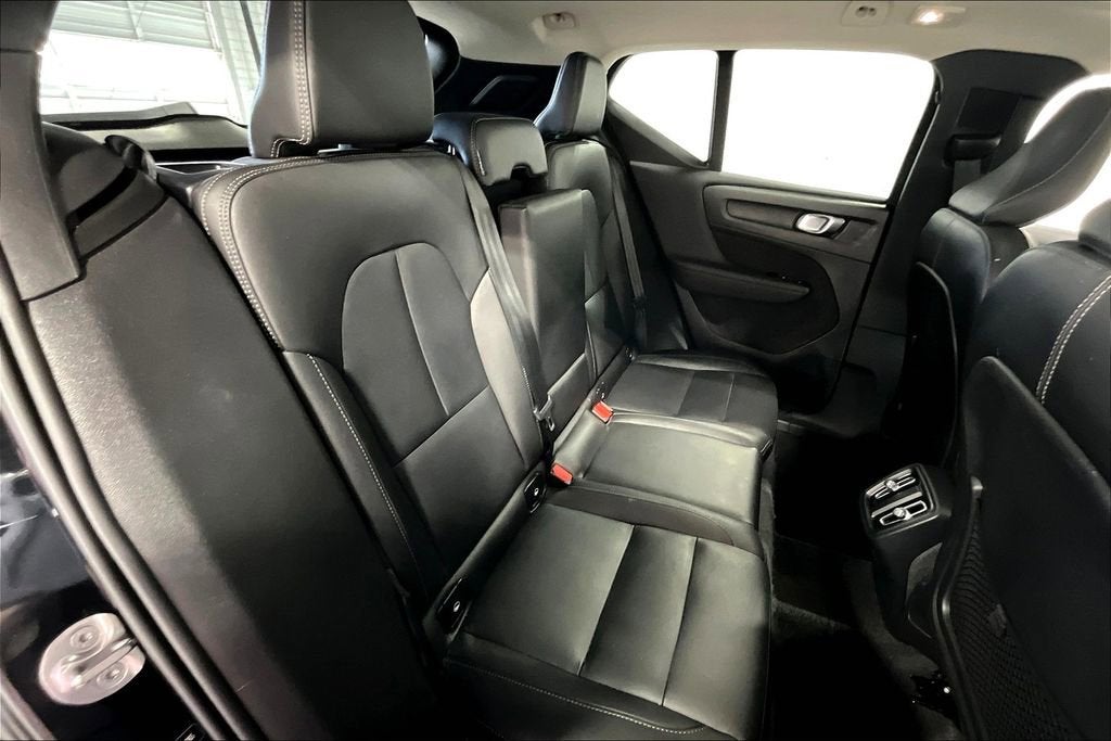 2024 Volvo XC40 B5 Plus Bright Theme