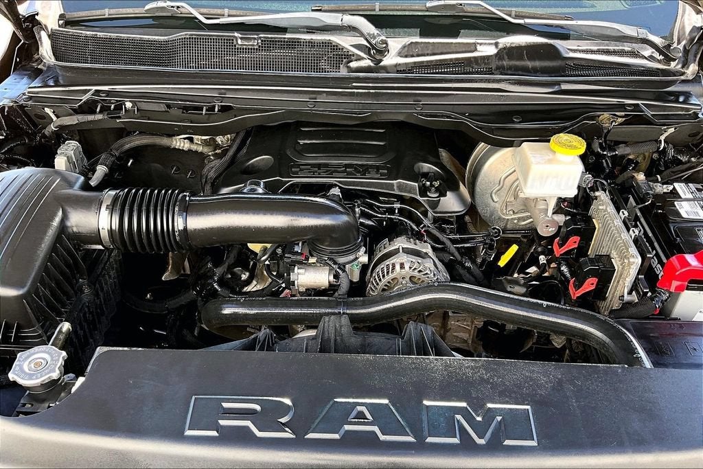 2019 RAM 1500 Laramie Crew Cab 4x4 5'7" Box