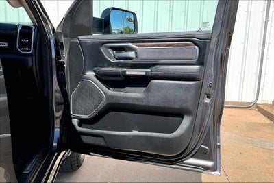 2019 RAM 1500 Laramie Crew Cab 4x4 5'7" Box