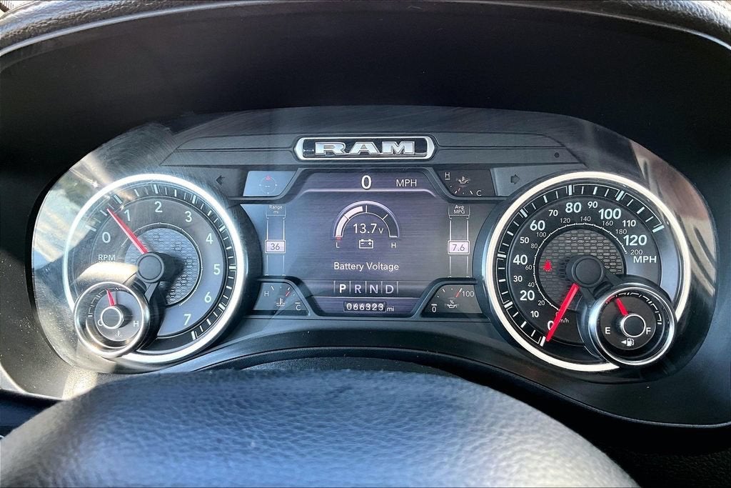 2019 RAM 1500 Laramie Crew Cab 4x4 5'7" Box