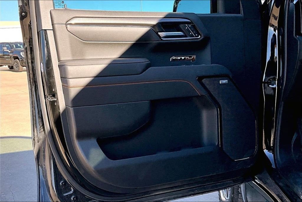 2025 GMC Sierra 1500 AT4